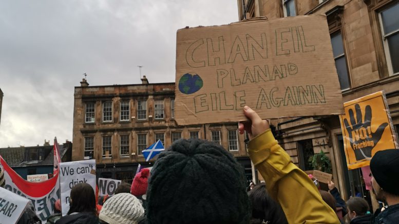 Sign in Gaelic saying "We don't have any other planet"