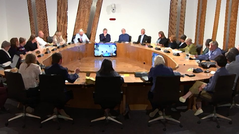 Stylised picture of roundtable discussion